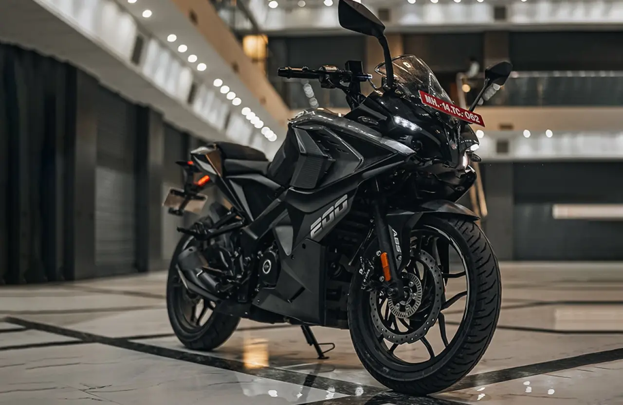 Lakabı Fiyat/Performans, Bajaj Pulsar RS 200. Sizce fiyatına değer mi ?